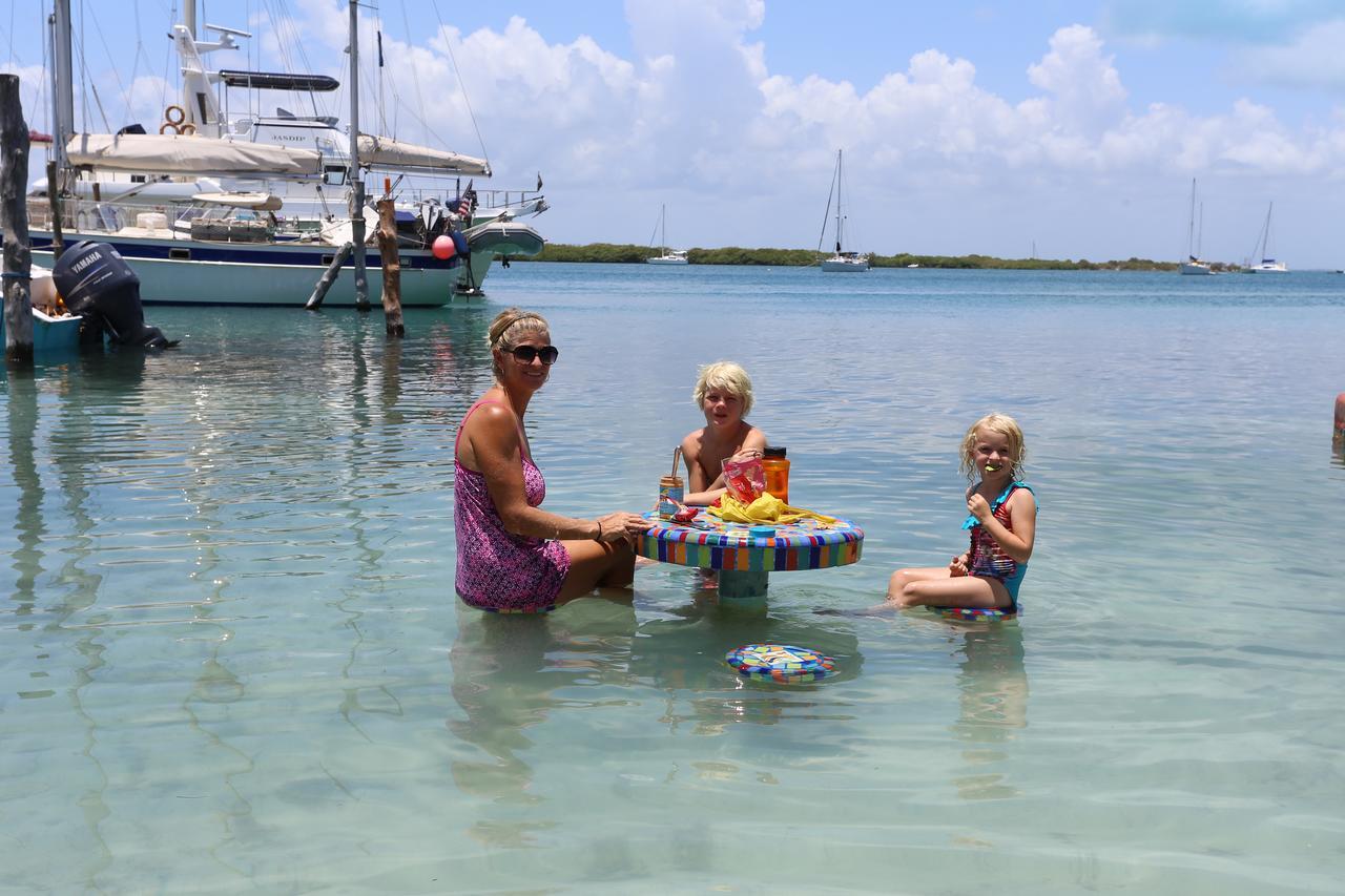 El Milagro Beach Hotel And Marina Isla Mujeres Exterior photo