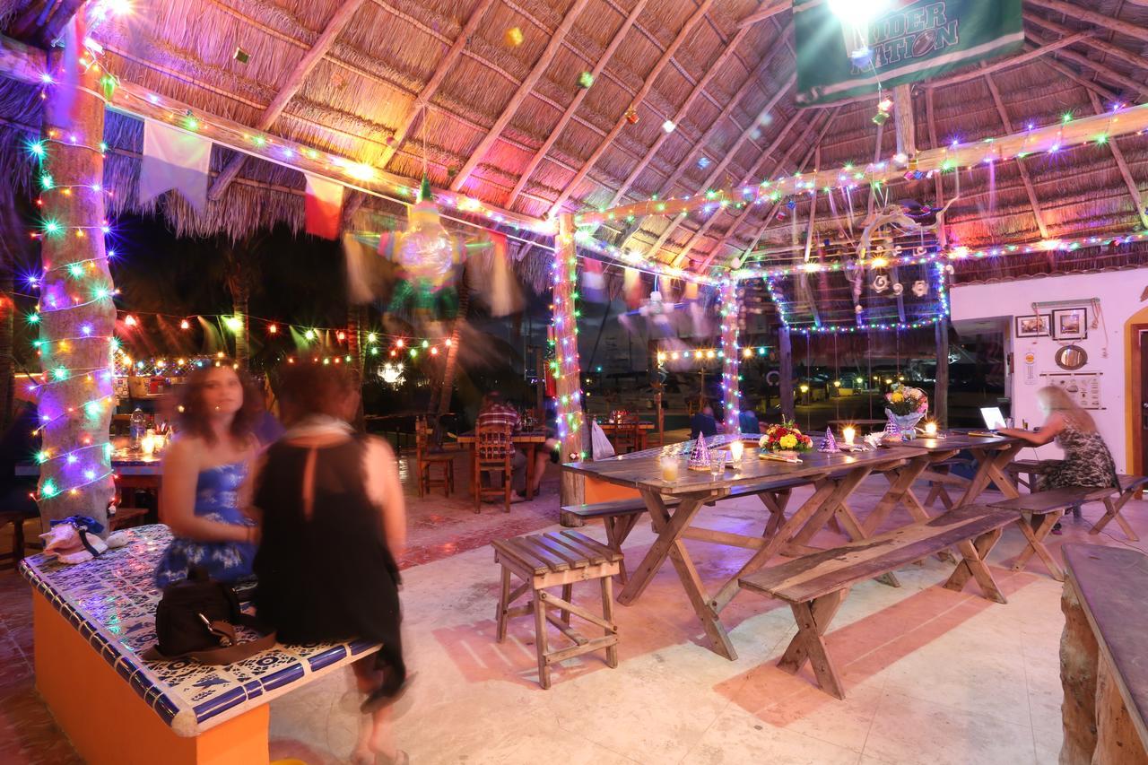 El Milagro Beach Hotel And Marina Isla Mujeres Exterior photo