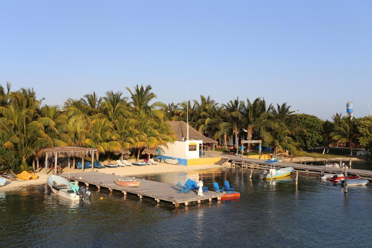 El Milagro Beach Hotel And Marina Isla Mujeres Exterior photo