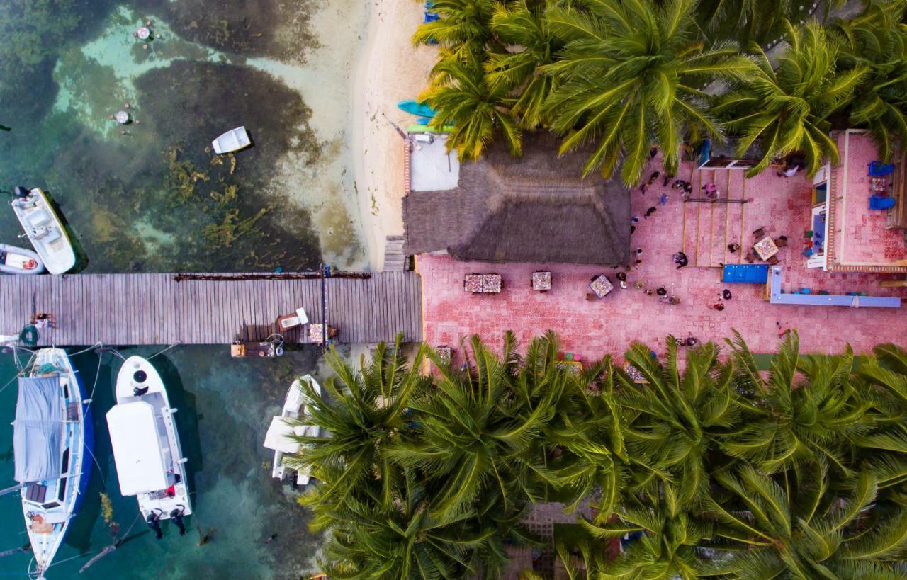 El Milagro Beach Hotel And Marina Isla Mujeres Exterior photo